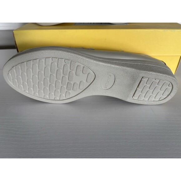 Soft Spots Venus Lite Womens Size 8 Wide Bone Loafer Shoe Oxford Casual Work - Picture 9 of 10